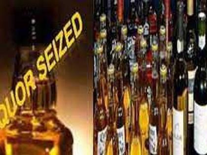 Washim: worth of 4.57 lakh ruppes foreign liquor siezed | वाशिम : विदेशी दारूसह ४.५७ लाखाचे साहित्य जप्त