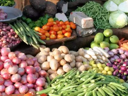 Vegetable prices soar due to unseasonal rains and heat | भाज्यांनी गणित बिघडवले; ठोकमध्ये आटोक्यात, घराजवळ मात्र महागच