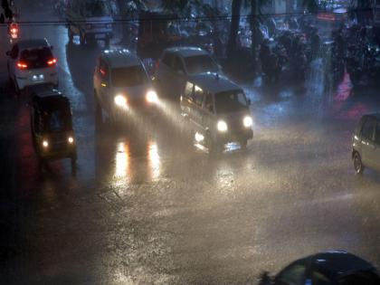 Heavy rains lash Nagpur; city to witness more rains till Diwali | वरुणदेवा, दिवाळीत फटाके घ्यायचे की रेनकाेट? नागपूरकरांचा मिश्किल सवाल