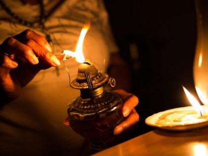 Loadshedding back after 10 years; There is no money for electricity | १० वर्षानंतर परत ‘लोडशेडिंग’चा धक्का; वीज घेण्यासाठी पैसे नाहीत