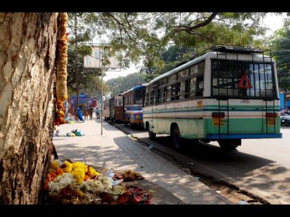 Government's plan to stop private buses operating in Panaji under Smart City | स्मार्ट सिटी अंतर्गत पणजीत कार्यरत खासगी बसेस बंद पाडण्याचा सरकारचा डाव - खासगी बसमालकांचा आरोप