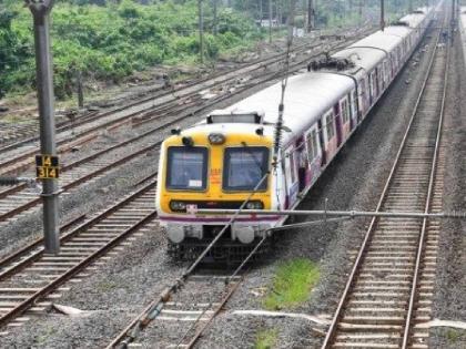Who is responsible in case of short circuit? Danger due to hanging wires on Central, Western Railway platforms | शॉर्टसर्किट झाल्यास जबाबदार कोण? रेल्वेच्या प्लॅटफॉर्मवर लोंबकळणाऱ्या वायरमुळे धोका Who is responsible in case of short circuit? Danger due to hanging wires on Central, Western Railway platforms | शॉर्टसर्किट झाल्यास जबाबदार कोण? रेल्वेच्या प्लॅटफॉर्मवर लोंबकळणाऱ्या वायरमुळे धोका