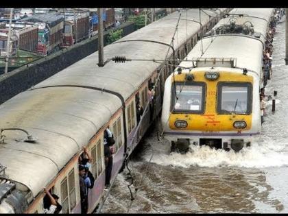 79 pumps on the Central Railway route! Start the solution so that the water does not stain | मध्य रेल्वे मार्गावर ७९ पंप उपसणार पावसाचे पाणी! पाणी साचू नये म्हणून उपाययोजना सुरू