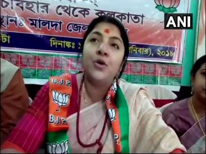 west bengal women president said nobody can stop rath yatra we will crush them under the chariot wheels | रथयात्रा रोखणाऱ्यांना त्याच रथाखाली चिरडू, भाजपा महिला नेत्याचे वादग्रस्त विधान