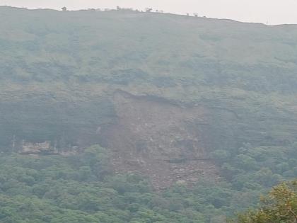 Part of Lohagad Fort near Bhaje village collapses; fortunately no casualties | लोहगड किल्ल्याच्या भाजे गावाकडील काही भाग कोसळला; सुदैवाने जीवितहानी नाही Part of Lohagad Fort near Bhaje village collapses; fortunately no casualties | लोहगड किल्ल्याच्या भाजे गावाकडील काही भाग कोसळला; सुदैवाने जीवितहानी नाही