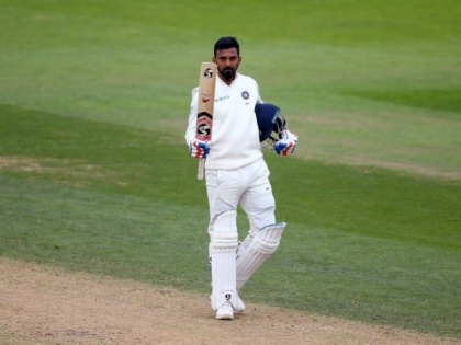 India vs England: Lokesh Rahul is the second batsman to score after Sunil Gavaskar | India vs England : सुनील गावस्कर यांच्यानंतर राहुल 'ही' कामगिरी करणारा ठरला दुसरा फलंदाज
