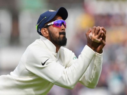IND vs AUS 1st Test: Lokesh Rahul leaves the simple catch and gives Australia's batsman get one more life | IND vs AUS 1st Test : लोकेश राहुलने सोडला सोपा झेल आणि ऑस्ट्रेलियाच्या फलंदाजाला दिले जीवदान