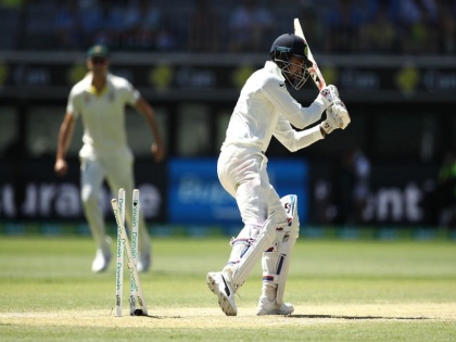 India vs Australia 2nd Test: Lokesh rahul failed again, give chance to prithvi shaw | IND vs AUS 2nd Test : कोहलीचा 'खास' भिडू पुन्हा नापास, आता मिळणार का पृथ्वीला चान्स?