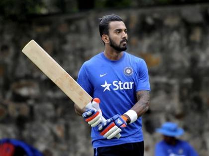 IND vs AUS: why Lokesh Rahul in ODI team? netizens ask question to bcci | IND vs AUS : राहुलची कारकीर्द संपलीय, मग त्याला संघांत घेण्याचा अट्टाहास का? नेटिझन्सचा संतप्त सवाल 