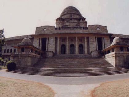 Opposition to caste-based reservation does not lead to atrocity | जाती आधारित आरक्षणाला विरोधामुळे ॲट्रॉसिटी होत नाही