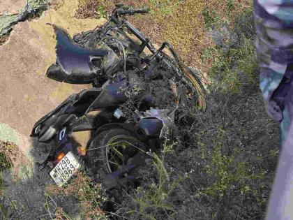 Two bike riders killed on the spot after being hit by an unknown vehicle | अज्ञात वाहनाच्या धडकेत दुचाकीस्वार दोन जण जागीच ठार