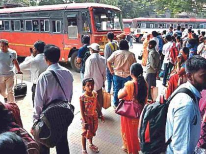 Crowd of passengers at the bus stand; Shortage of bus services on rural routes | बसस्थानकावर प्रवाशांची गर्दी; ग्रामीण मार्गावर बससेवांचा तुटवडा Crowd of passengers at the bus stand; Shortage of bus services on rural routes | बसस्थानकावर प्रवाशांची गर्दी; ग्रामीण मार्गावर बससेवांचा तुटवडा