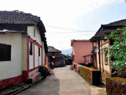 Encroachment notices issued to 150 families who have been building houses for 40 years | ४० वर्षांपासून घरे बांधून राहणाऱ्या दीडशे कुटुंबांना अतिक्रमणाची नोटीस