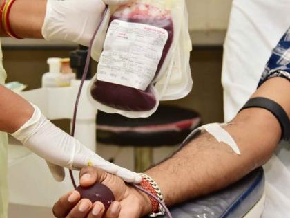 The blood banks at Chandrapur Government Hospital only have enough blood for two days. | चंद्रपूर शासकीय रुग्णालयातील रक्तपेढ्यांमध्ये दोन दिवस पुरेल एवढाच रक्तसाठा The blood banks at Chandrapur Government Hospital only have enough blood for two days. | चंद्रपूर शासकीय रुग्णालयातील रक्तपेढ्यांमध्ये दोन दिवस पुरेल एवढाच रक्तसाठा