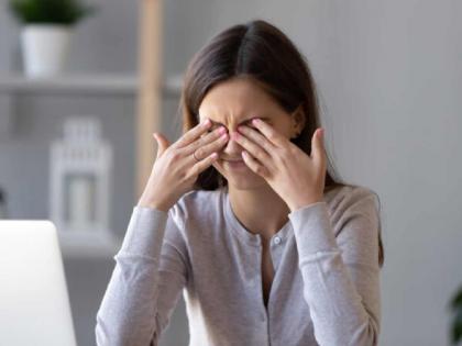 Eyes get irritated during the monsoon; what should you take care of? | पावसाळ्यात डोळ्यांना होतो ससंर्ग; काय काळजी घ्याल ? Eyes get irritated during the monsoon; what should you take care of? | पावसाळ्यात डोळ्यांना होतो ससंर्ग; काय काळजी घ्याल ?