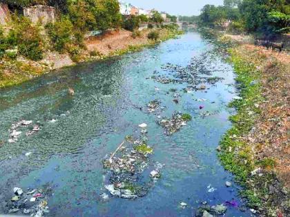 False claim of 100 percent cleanliness: Rivers remain unclean despite spending crores! | १०० टक्के सफाईचा फोल दावा : कोट्यवधी खर्चुनही नद्या अस्वच्छच ! False claim of 100 percent cleanliness: Rivers remain unclean despite spending crores! | १०० टक्के सफाईचा फोल दावा : कोट्यवधी खर्चुनही नद्या अस्वच्छच !