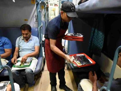 Meals for Rs 70 on Railway's 'X'! Not actually implemented | रेल्वेच्या 'एक्स'वर ७० रुपयांत जेवण ! प्रत्यक्षात अंमलबजावणी नाही Meals for Rs 70 on Railway's 'X'! Not actually implemented | रेल्वेच्या 'एक्स'वर ७० रुपयांत जेवण ! प्रत्यक्षात अंमलबजावणी नाही