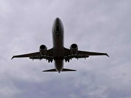 Airplane takeoff and landing despite bad weather! | खराब हवामानानंतरही विमानाचे टेक ऑफ आणि लँडिंग! Airplane takeoff and landing despite bad weather! | खराब हवामानानंतरही विमानाचे टेक ऑफ आणि लँडिंग!