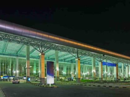 Bomb and explosives threat email causes stir at Nagpur airport | नागपूर विमानतळावर बॉम्ब आणि स्फोटके ठेवल्याच्या धमकीच्या इ-मेलने खळबळ Bomb and explosives threat email causes stir at Nagpur airport | नागपूर विमानतळावर बॉम्ब आणि स्फोटके ठेवल्याच्या धमकीच्या इ-मेलने खळबळ
