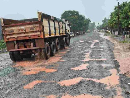 Pathetic condition of the road at Lagam: Citizens are scared due to life-threatening potholes | लगाम येथे रस्त्याची दयनीय अवस्था : जीवावर बेतणाऱ्या खड्ड्यांमुळे नागरिक भयभीत