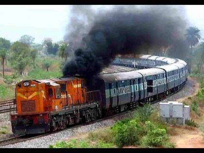 'The Burning Train' traps in railway trains? Pantry car manager uses banned substances | रेल्वे गाड्यांमध्ये 'द बर्निंग ट्रेन'चे सापळे? पॅन्ट्रीकारच्या मॅनेजरकडून प्रतिबंधित साहित्यांचा वापर 'The Burning Train' traps in railway trains? Pantry car manager uses banned substances | रेल्वे गाड्यांमध्ये 'द बर्निंग ट्रेन'चे सापळे? पॅन्ट्रीकारच्या मॅनेजरकडून प्रतिबंधित साहित्यांचा वापर