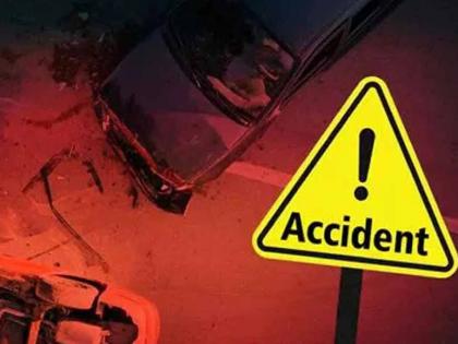 Six injured in two accidents in Bhandara: Time's attack on a family! | भंडाऱ्यात दोन अपघातांत सहा जखमी : एका कुटुंबावर काळाचा घाला! Six injured in two accidents in Bhandara: Time's attack on a family! | भंडाऱ्यात दोन अपघातांत सहा जखमी : एका कुटुंबावर काळाचा घाला!