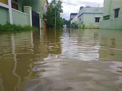 Rain wreaks havoc, houses become ponds; citizens of Pipri are shocked | पावसाचा कहर, घरांचे बनले तळे ;पिपरीतील नागरिक हैराण