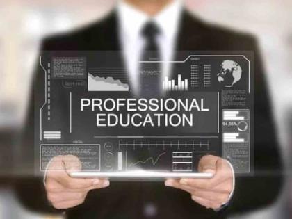 Arbitrary fee collection by professional colleges curbed | व्यावसायिक महाविद्यालयांच्या मनमानी शुल्क वसुलीला लगाम