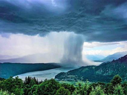 Cloudburst in Amravati; Heavy rainfall recorded in 33 revenue circles | अमरावतीत ढगफुटी; ३३ महसूल मंडळांमध्ये अतिवृष्टीची नोंद