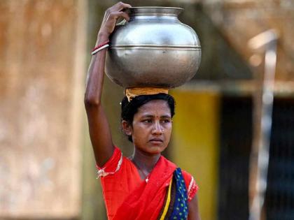 There are taps but no water; Women in Gadchiroli wander for water during the monsoon | नळ आहेत पण पाणी नाही; गडचिरोलीतील महिलांची पावसाळ्यात पाण्यासाठी भटकंती
