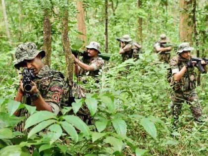 Reward of 10 crores, four-hour encounter! Maoists who were lying in ambush were killed by soldiers | दहा कोटीचे बक्षीस, चार तास चकमक ! दबा धरून बसलेल्या माओवाद्यांचा जवानांनी केला खात्मा