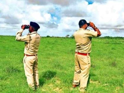 Officers eye positions in Mumbai, Thane, Pune; No one wants remote areas! | मुंबई, ठाणे, पुणे येथील पदावर अधिकाऱ्यांचा डोळा; दुर्गम भाग कुणालाच नको !