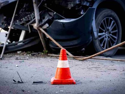 Speeding truck hits two bikers; one dead, another seriously injured | भरधाव ट्रकने दुचाकीस्वारांना उडविले; एकाचा मृत्यू तर दुसरा गंभीर Speeding truck hits two bikers; one dead, another seriously injured | भरधाव ट्रकने दुचाकीस्वारांना उडविले; एकाचा मृत्यू तर दुसरा गंभीर