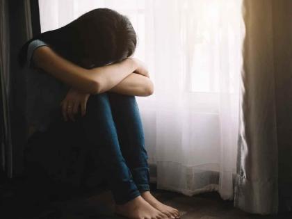 Police sheltering a person who tortured a woman on the pretext of marriage? Angry citizens sit at the police station | लग्नाचे आमिष दाखवून अत्याचार करणाऱ्याला पोलिसांचा आसरा? संतप्त नागरिकांचा वणी पोलिस ठाण्यावर ठिय्या Police sheltering a person who tortured a woman on the pretext of marriage? Angry citizens sit at the police station | लग्नाचे आमिष दाखवून अत्याचार करणाऱ्याला पोलिसांचा आसरा? संतप्त नागरिकांचा वणी पोलिस ठाण्यावर ठिय्या