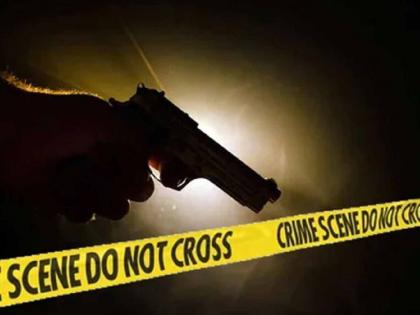 Gujarati businessman shot and robbed of Rs 50 lakhs! Police suspect money laundering | गुजराती व्यापाऱ्यावर गोळीबार करून ५० लाखांची लूट ! पैसे हवालाशी निगडित असल्याचा पोलिसांचा संशय