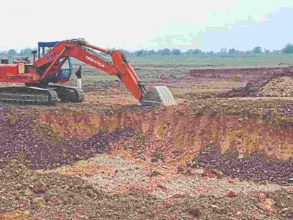 Illegal mining of hundreds of brass knuckles without permission in Vani | वणीत विनापरवानगी शेकडो ब्रास मुरुमाचे अवैध उत्खनन