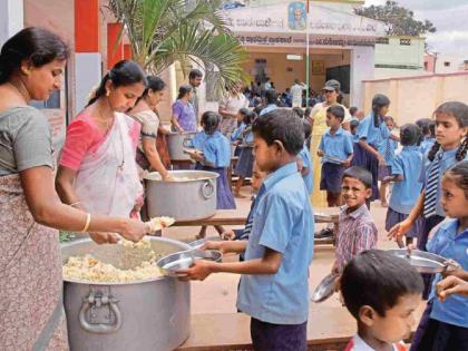 The contract for nutritional food from self-help groups is about to be withdrawn. | बचत गटाकडील पोषण आहाराचे कंत्राट काढण्याचा घाट The contract for nutritional food from self-help groups is about to be withdrawn. | बचत गटाकडील पोषण आहाराचे कंत्राट काढण्याचा घाट