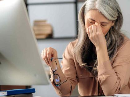 Too much screen time, you are also at risk of 'vision syndrome'! | स्क्रीन टाइम सुसाट, तर तुम्हालाही आहे 'व्हिजन सिंड्रोम'चा धोका !