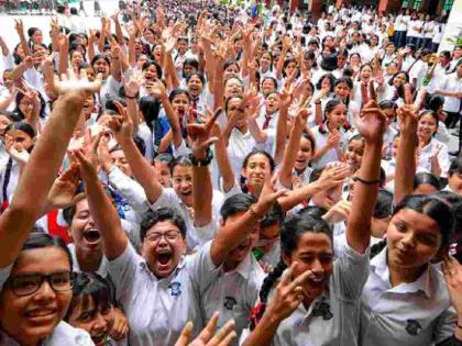 Nagpur division's results are the lowest in the state; Results down 4 percent from last year | नागपूर विभागाचा निकाल राज्यात सर्वात कमी; गेल्यावर्षापेक्षा ४ टक्क्याने घसरला निकाल Nagpur division's results are the lowest in the state; Results down 4 percent from last year | नागपूर विभागाचा निकाल राज्यात सर्वात कमी; गेल्यावर्षापेक्षा ४ टक्क्याने घसरला निकाल