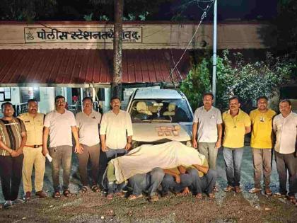 Gang arrested for deceiving public by showing fake police and fake reporter IDs | खोटे पोलीस, खोटे रिपोर्टरचे ओळखपत्र दाखवून जनतेला फसवणाऱ्या टोळीला अटक Gang arrested for deceiving public by showing fake police and fake reporter IDs | खोटे पोलीस, खोटे रिपोर्टरचे ओळखपत्र दाखवून जनतेला फसवणाऱ्या टोळीला अटक