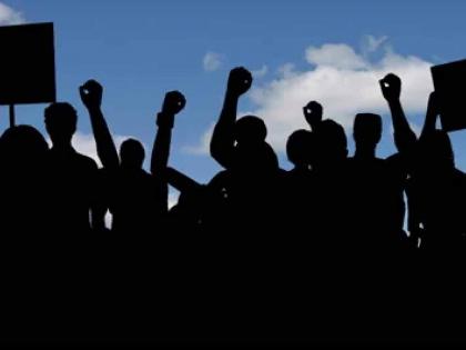 2,400 employees in the mood for mass self-immolation; 'Vinhad' protest from July 9 | २,४०० कर्मचारी सामूहिक आत्मदहनाच्या पवित्र्यात; ९ जुलैपासून 'विन्हाड' आंदोलन 2,400 employees in the mood for mass self-immolation; 'Vinhad' protest from July 9 | २,४०० कर्मचारी सामूहिक आत्मदहनाच्या पवित्र्यात; ९ जुलैपासून 'विन्हाड' आंदोलन