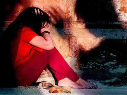 Lover turned broker! Dragged into the web of love, pushed into prostitution | प्रेमी बनला दलाल ! प्रेमाच्या जाळ्यात ओढले, वेश्याव्यवसायात ढकलले Lover turned broker! Dragged into the web of love, pushed into prostitution | प्रेमी बनला दलाल ! प्रेमाच्या जाळ्यात ओढले, वेश्याव्यवसायात ढकलले