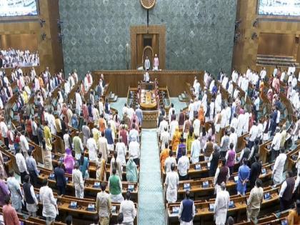 Opposition MPs Suspend: Biggest crackdown on opposition MPs; How many MPs of which party are left? know | विरोधी खासदारांवर सर्वात मोठी कारवाई; संसदेत कोणत्या पक्षाचे किती खासदार उरले? जाणून घ्या...