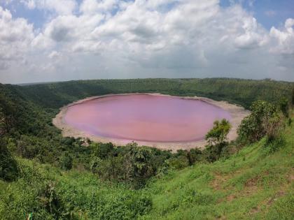 What a surprise for the world, we release sewage into it, the color of the lake has changed! | जे जगासाठी आश्चर्य त्यात आपण सांडपाणी सोडतो, सरोवराचा रंगच बदलला! What a surprise for the world, we release sewage into it, the color of the lake has changed! | जे जगासाठी आश्चर्य त्यात आपण सांडपाणी सोडतो, सरोवराचा रंगच बदलला!
