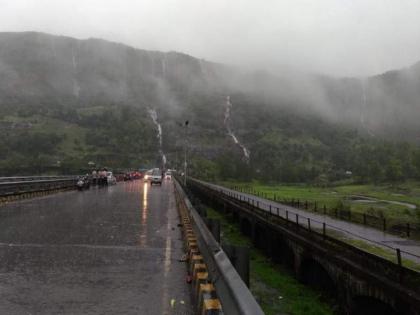 220 mm of rain in Lonavla city during the day; The rain continues Pune Rain | Pune Rain: लोणावळा शहरात दिवसभरात २२० मिलिमीटर पाऊस; पावसाचा जोर कायम