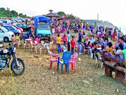 Tourists' crowds crowded for the arrival of Lonavla, New Year's Eve | पर्यटकांच्या गर्दीने फुलला लोणावळा, नववर्षाच्या स्वागतासाठी पर्यटकांचा ओघ