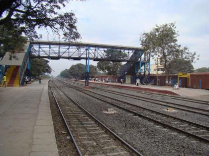 The unfortunate death of a beggar with a stomach on his hands; Life lost in a train accident | Accident: हातावर पोट असणाऱ्या मजूर अन् भिक्षेकरीचा दुर्दैवी मृत्यू; रेल्वे अपघातात गमावला जीव