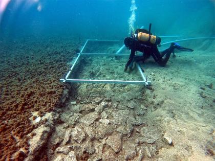 road-build-7000-years-ago-found-at-bottom-of-sea-in-Croatia | समुद्राखाली आढळला 7000 वर्षे जुना दगडी रस्ता, पाषण युगाचे अवशेषही सापडले...