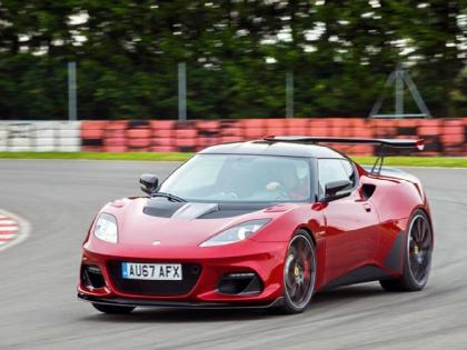 Lotus To Enter India: British sports car company lotus to enter India, first supercar to be launched on November 9 | भारतात येतीये ही ब्रिटीश स्पोर्ट्स कार कंपनी, 9 नोव्हेंबर लॉन्च होणार पहिली सुपरकार