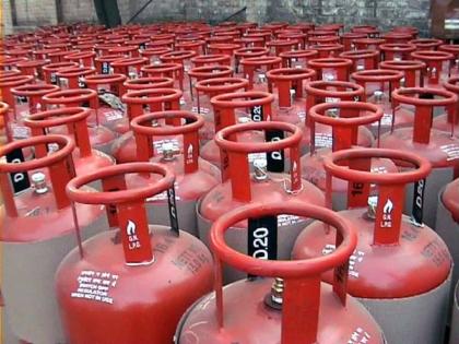 Cylinder 'hike': non-subsidized Rs 905 | सिलिंडरचा 'भडका' : विनाअनुदानित ९०५ रुपये